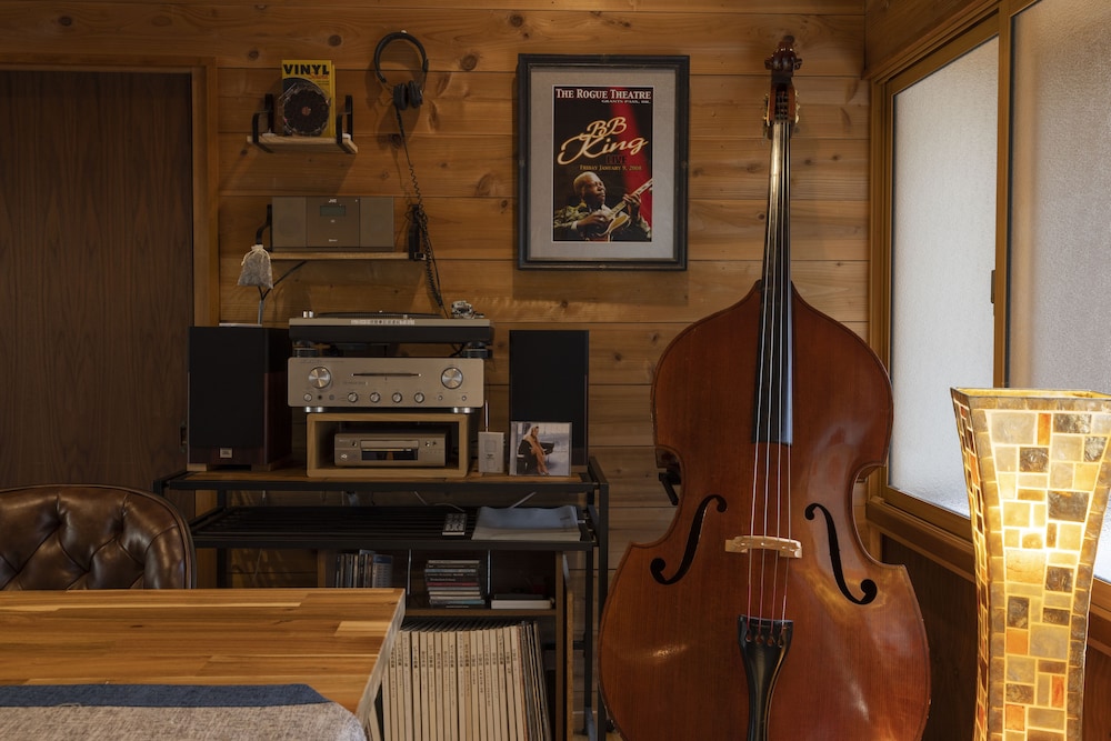 トラディショナル ヴィラ リビング エリア0 | 安曇野サロン