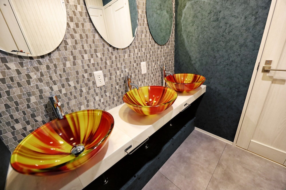 ハウス バスルーム2 | THE BEEHIVE AIOI