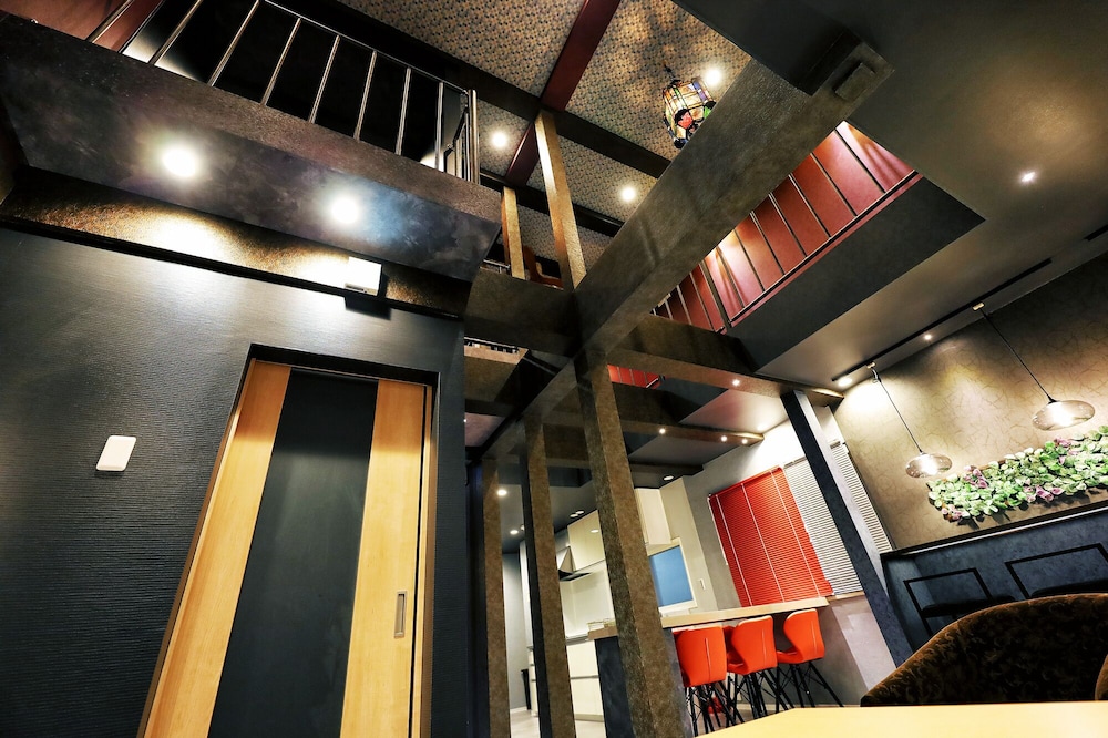 ハウス リビング エリア7 | THE BEEHIVE AIOI