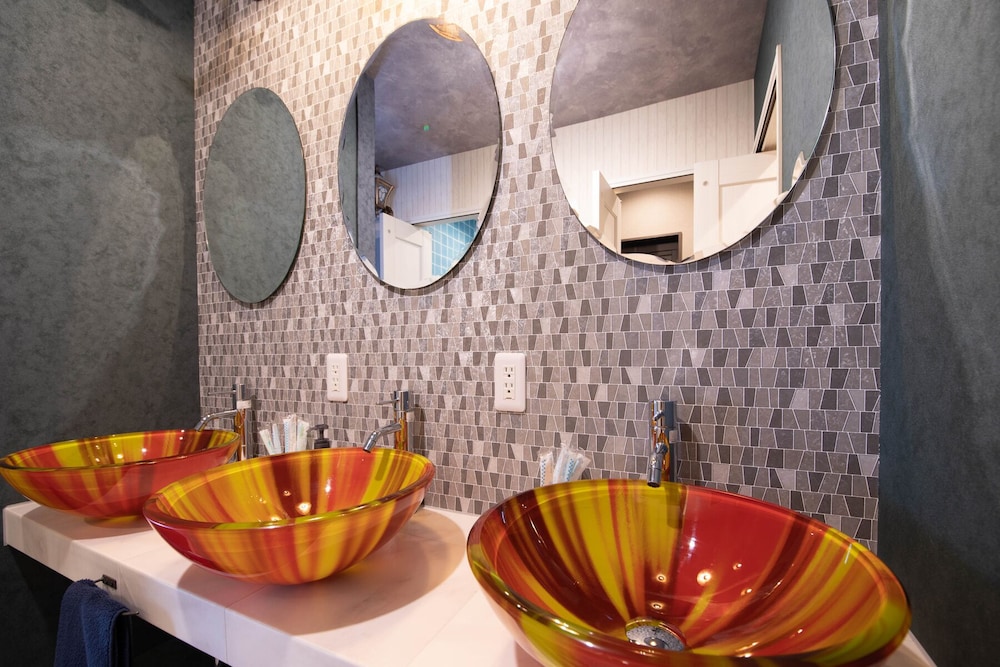 ハウス バスルーム7 | THE BEEHIVE AIOI