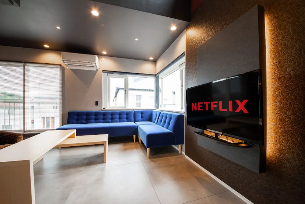 ハウス リビング エリア15 | THE BEEHIVE AIOI