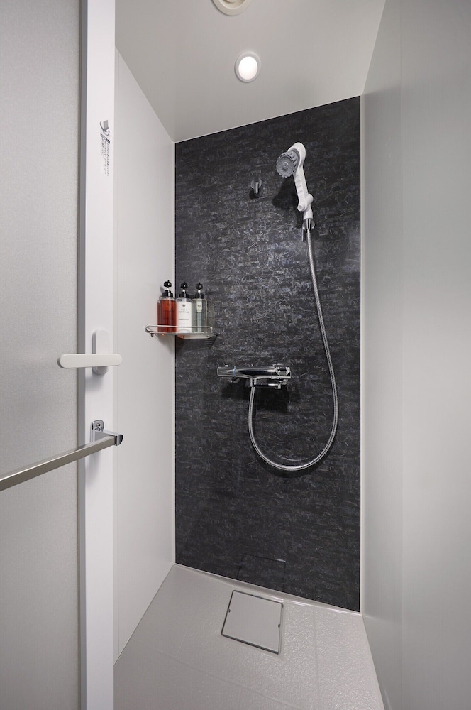 部屋タイプおまかせ（チェックイン8PM-チェックアウト9AM）禁煙 バスルーム0 | ヴィラフォンテーヌグランド大阪梅田