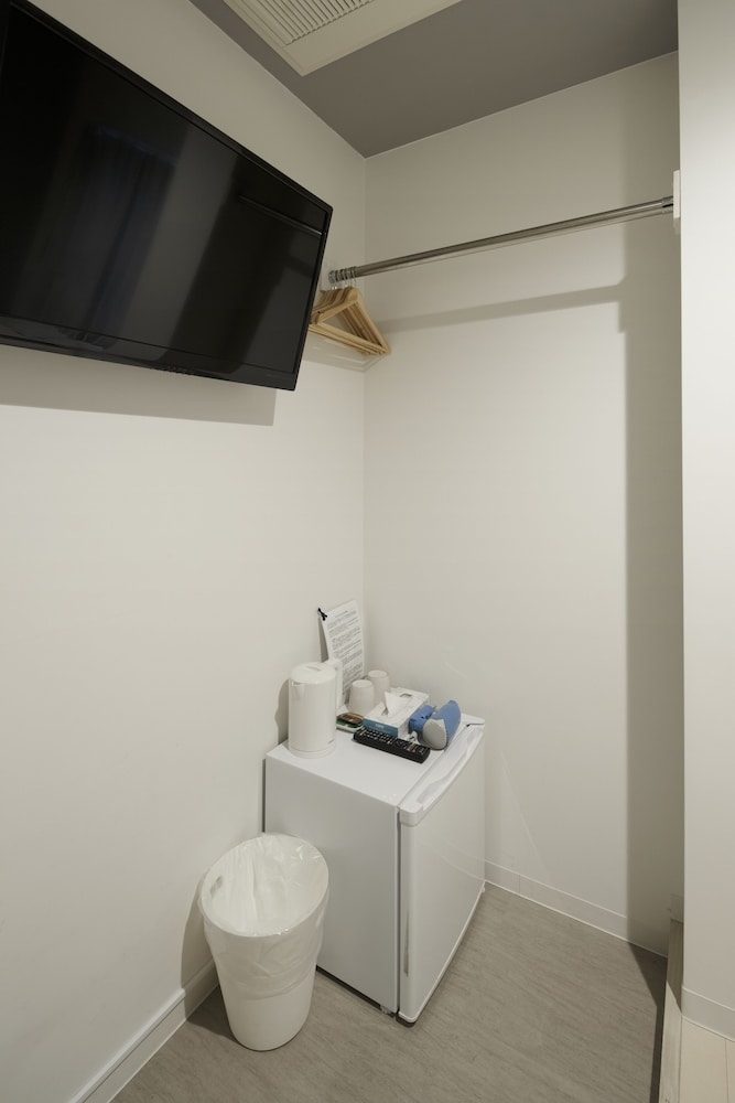 ビジネス ダブルルーム バスルーム1 | 岩戸山ホステル