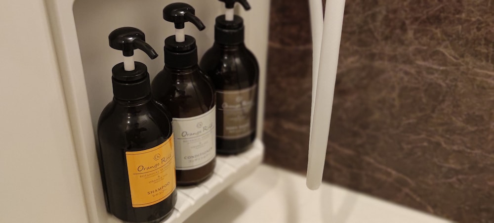 ファミリー ルーム バスルーム1 | 岩戸山ホステル