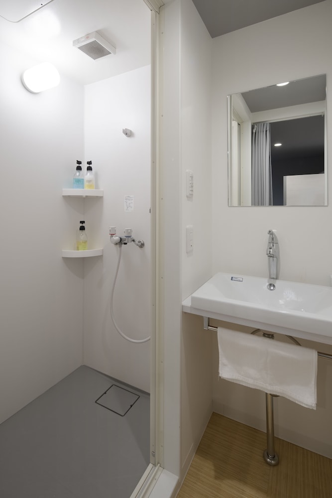ビジネス ツインルーム バスルーム1 | 岩戸山ホステル