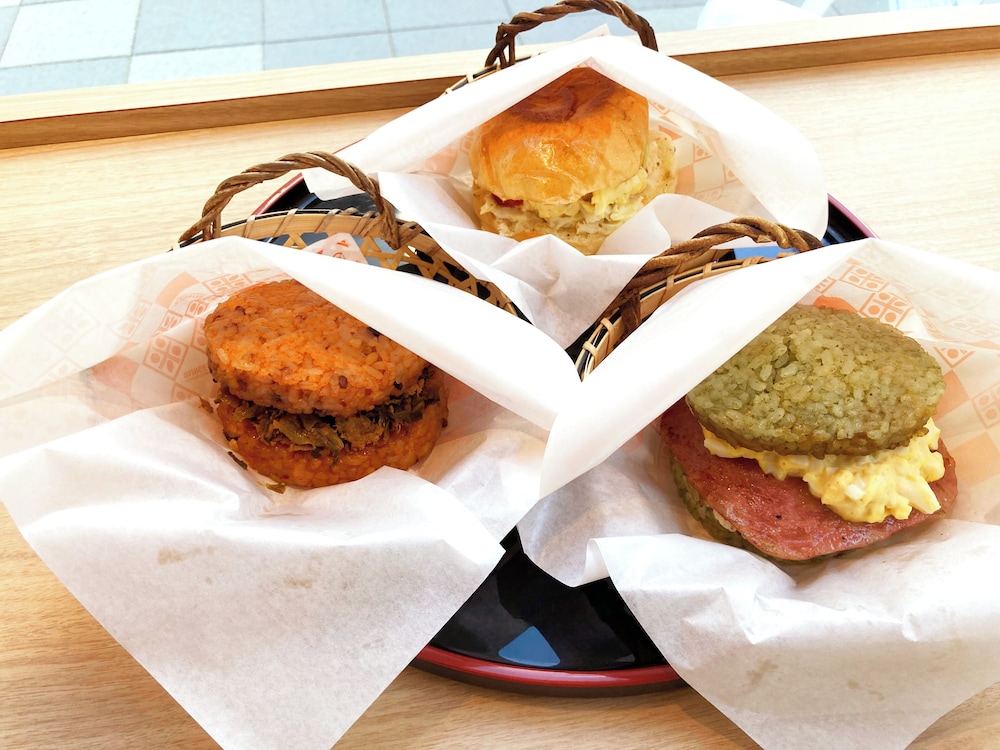 スタンダード ダブルルーム 無料朝食付 客室内のダイニングエリア0 | プリンス スマート イン 博多