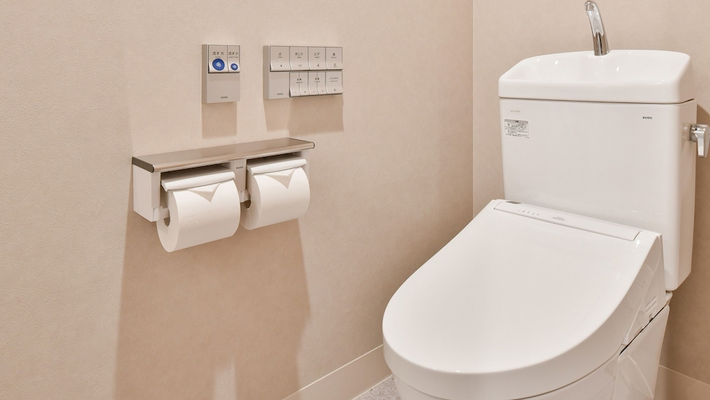 ダブルルーム シャワブース付 禁煙 客室16 | レフ関空泉佐野 by ベッセルホテルズ