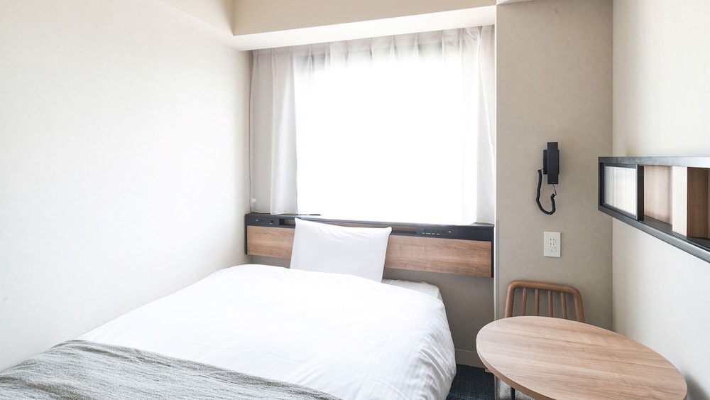 ダブルルーム シャワブース付 禁煙 客室18 | レフ関空泉佐野 by ベッセルホテルズ