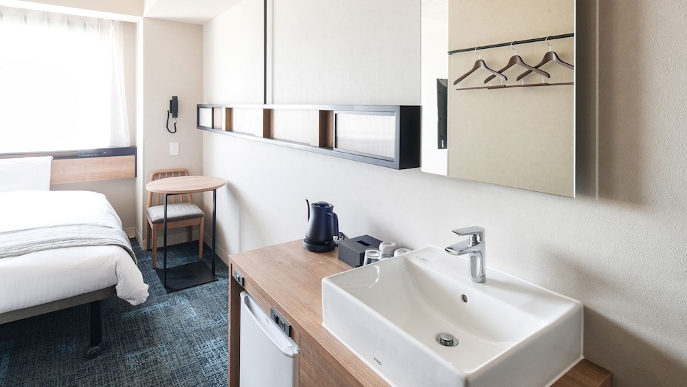 ダブルルーム シャワブース付 禁煙 客室20 | レフ関空泉佐野 by ベッセルホテルズ