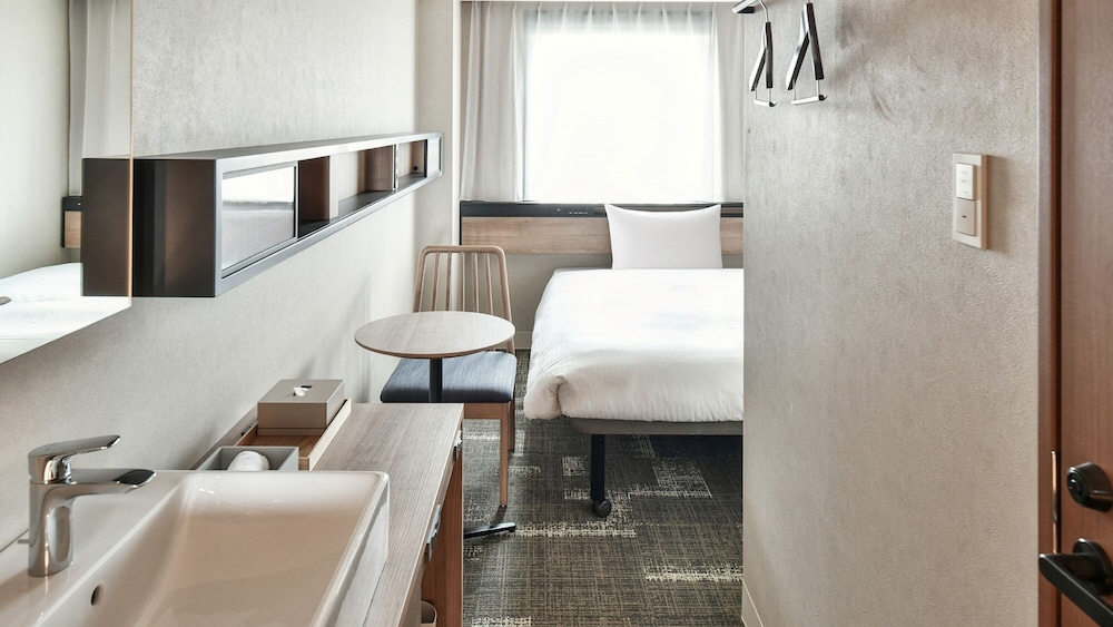 ダブルルーム シャワブース付 禁煙 客室14 | レフ関空泉佐野 by ベッセルホテルズ