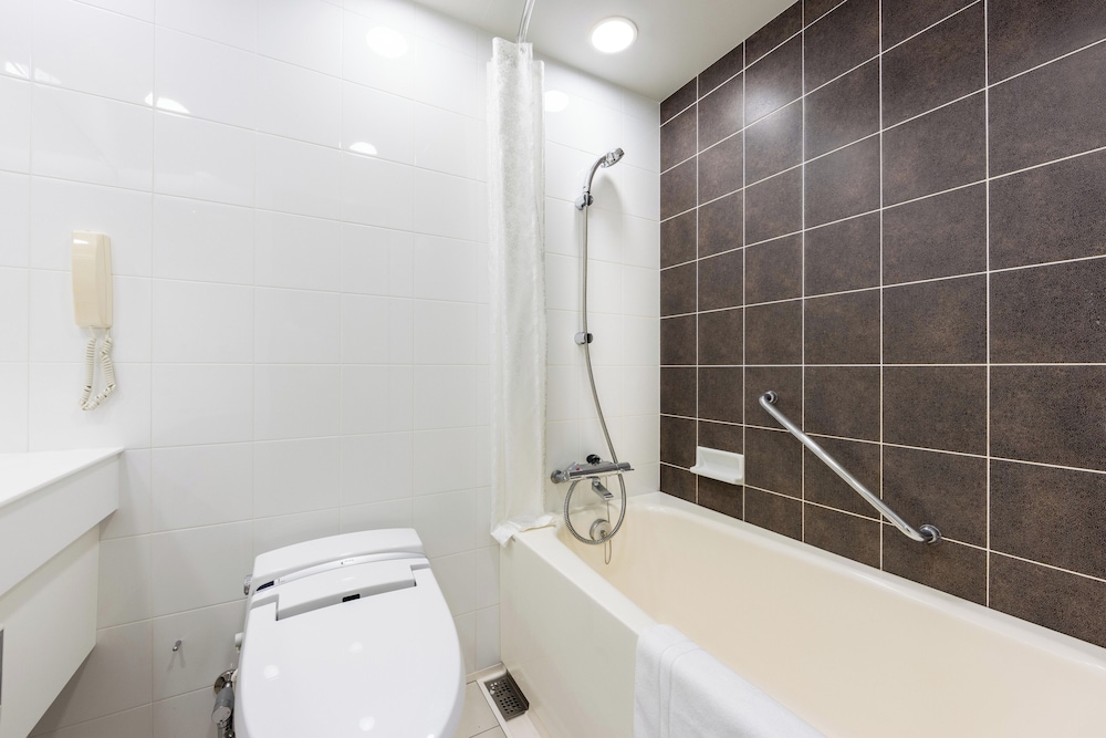 スタンダード ツインルーム バスルーム1 | 吉祥寺エクセルホテル東急