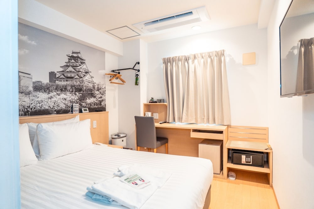 デラックス ダブルルーム 客室3 | トラベロッジ本町大阪