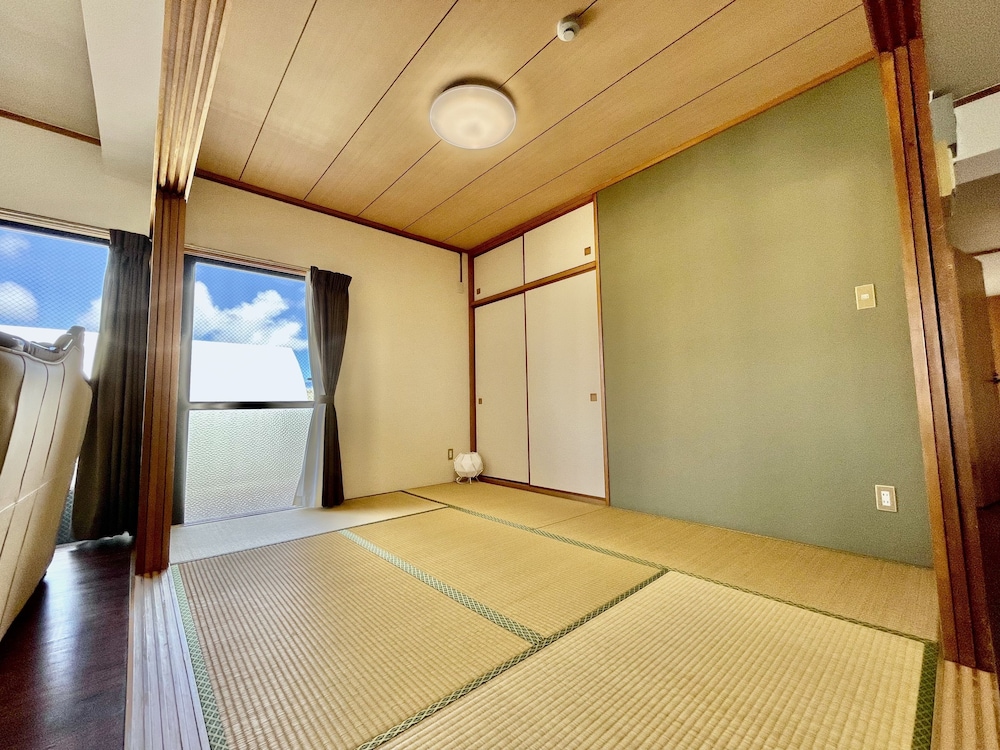 デラックスファミリールーム 禁煙 客室1 | ホテル天使館久茂地