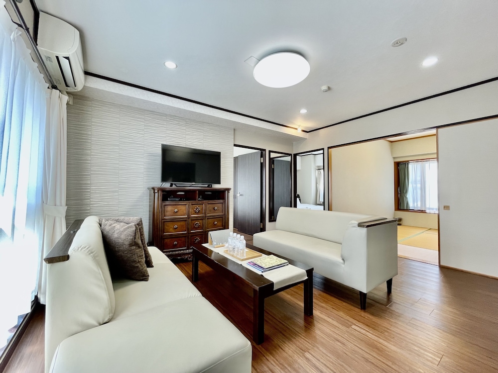 スーペリアファミリールーム 禁煙 | ホテル天使館久茂地