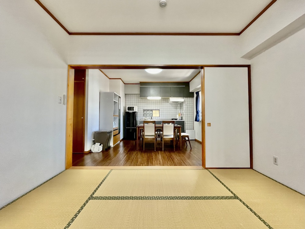 スタンダードファミリールーム 禁煙 客室9 | ホテル天使館久茂地