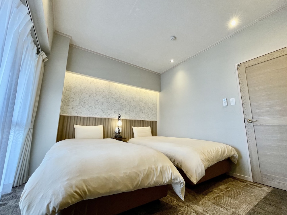 スーペリア スイート 禁煙 客室2 | ホテル天使館久茂地