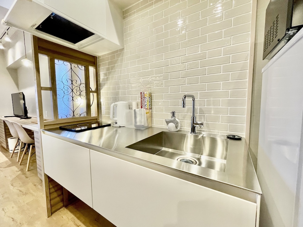 トリプルルーム 禁煙 専用キッチン0 | ホテル天使館久茂地