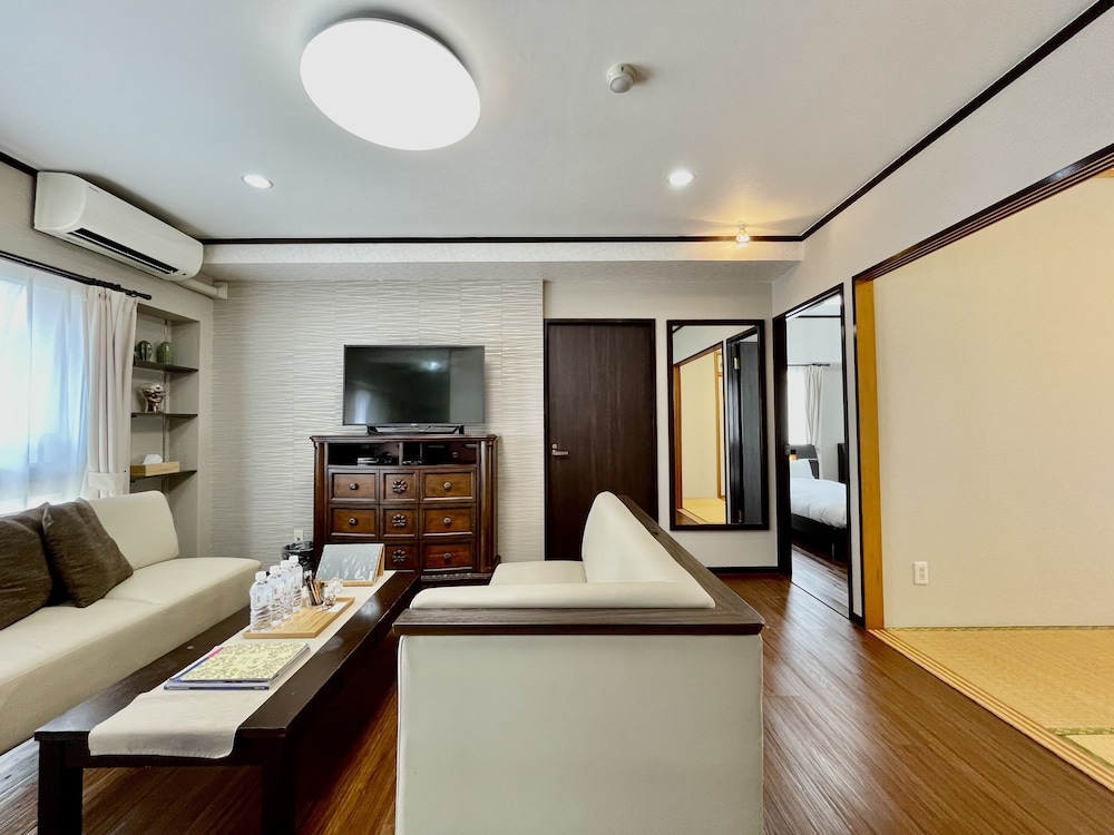 スーペリアファミリールーム 禁煙 客室13 | ホテル天使館久茂地