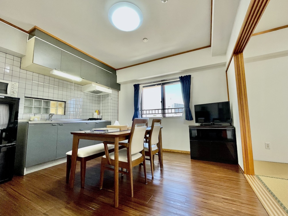 スタンダードファミリールーム 禁煙 客室8 | ホテル天使館久茂地