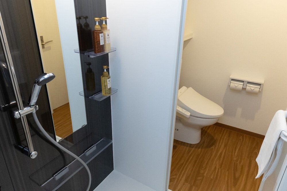 コンフォート ツインルーム ベッド (複数台) 禁煙 冷蔵庫 & 電子レンジ バスルーム0 | BiBi Hotel 宮古空港前