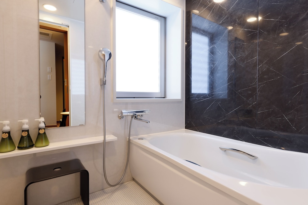 スタンダード ツインルーム 禁煙 バスルーム1 | ホテル 奈良さくらいの郷