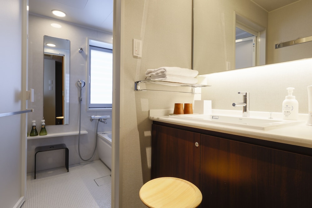 デラックス ツインルーム 禁煙 | ホテル 奈良さくらいの郷