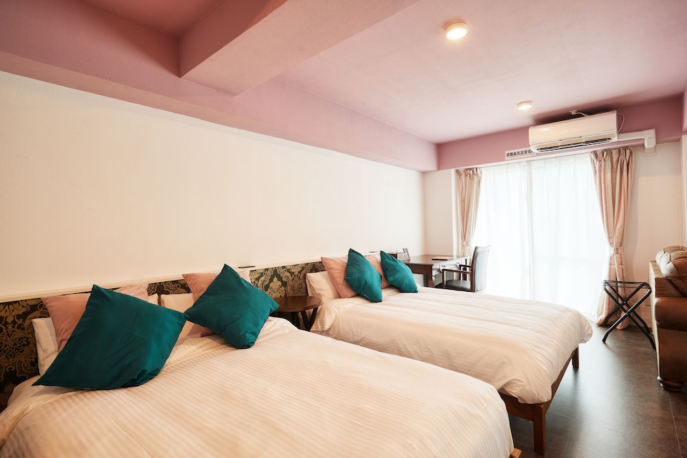 High-Floor Glory Deluxe Room(禁煙) 客室2 | Glory island okinawa -SOBE-
