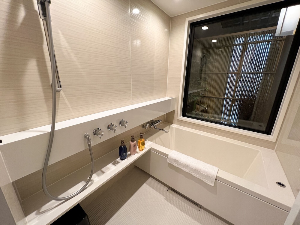 デラックスキングルーム 禁煙 バスルーム1 | Rinn Kyoto Station