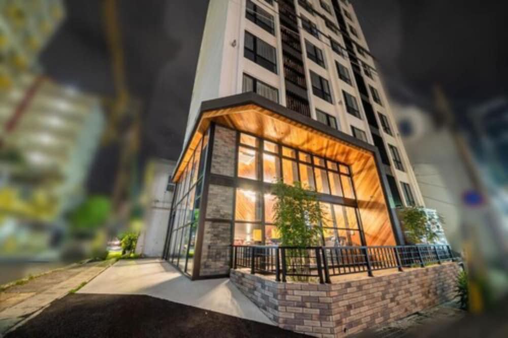 外観1 | Hotel Brick