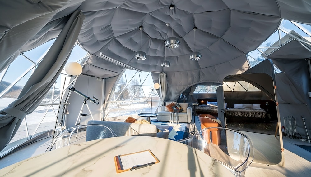 エグゼクティブスイート　トリプルドーム | GLAMPROOK 飯綱高原