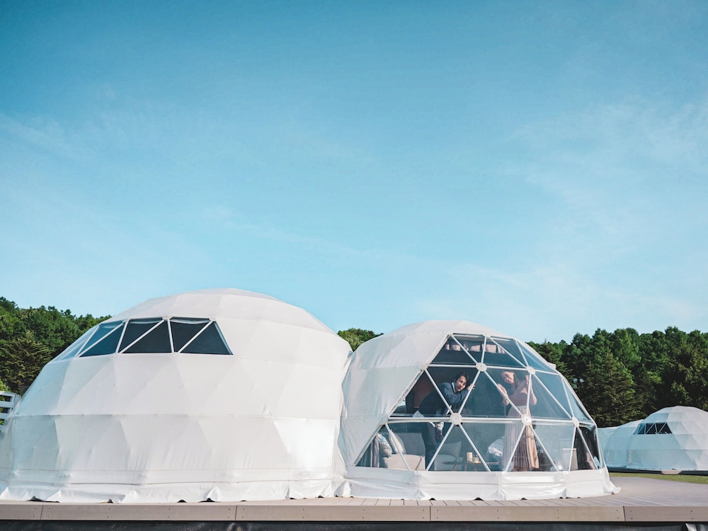 スタンダード ルーム 4 ベッドルーム 禁煙 マウンテンビュー 客室10 | GLAMPROOK 飯綱高原