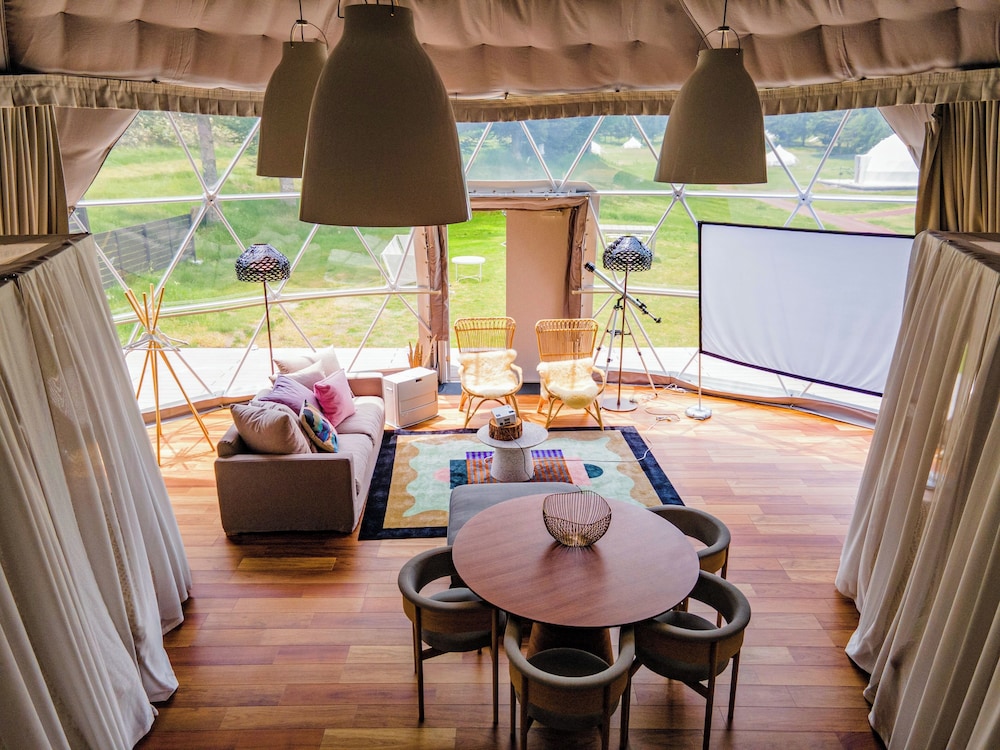 エグゼクティブスイート　シングルドーム10ｍ 客室3 | GLAMPROOK 飯綱高原