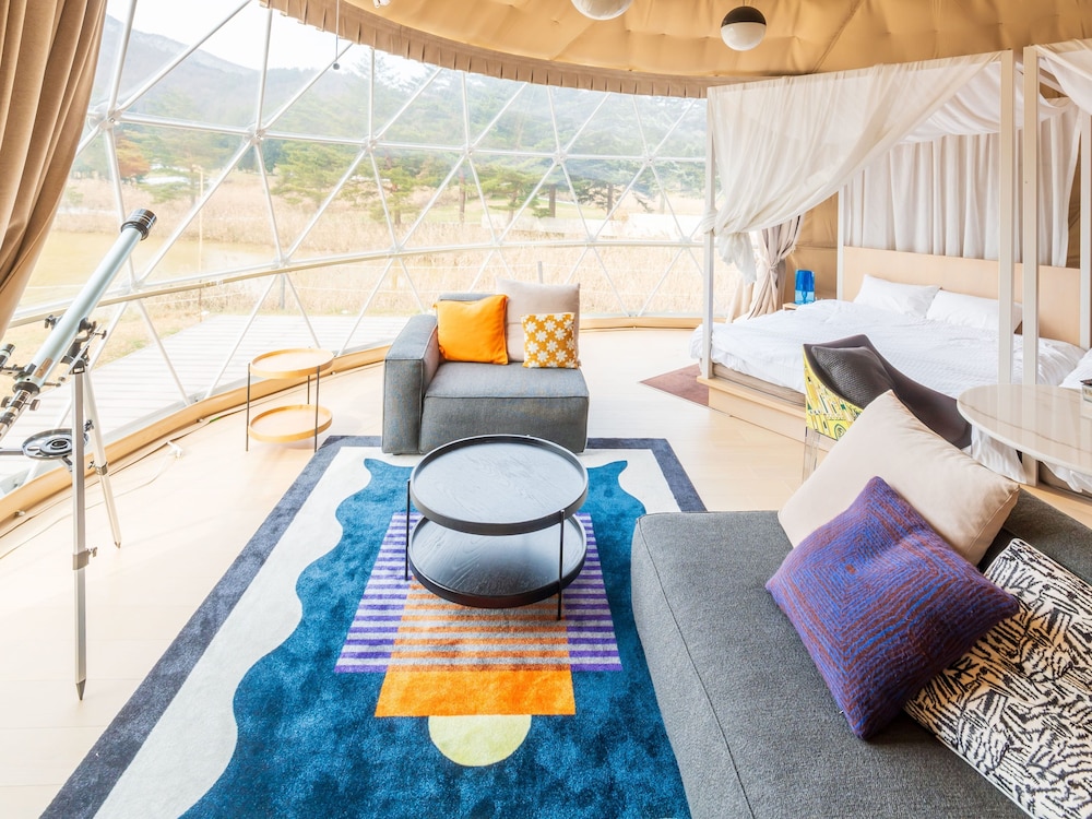 エグゼクティブスイート　シングルドーム8m 客室5 | GLAMPROOK 飯綱高原