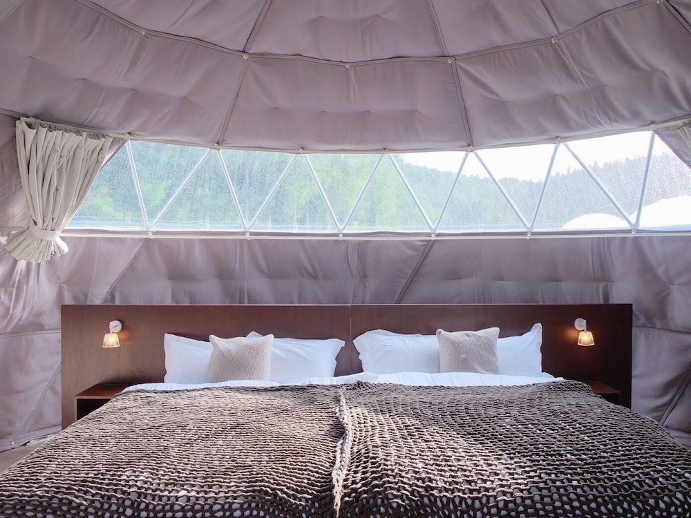 エグゼクティブスイート　トリプルドーム 客室5 | GLAMPROOK 飯綱高原