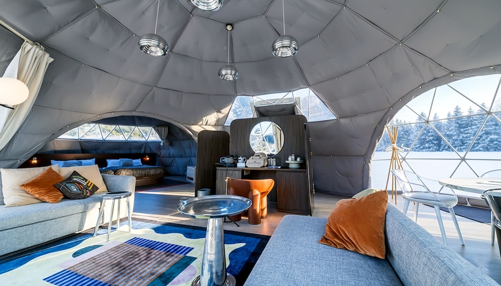 エグゼクティブスイート　トリプルドーム 客室9 | GLAMPROOK 飯綱高原