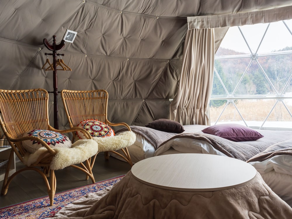 シングルドーム　4ベッド【チェックイン14:00 /チェックアウト10:00】 客室4 | GLAMPROOK 飯綱高原