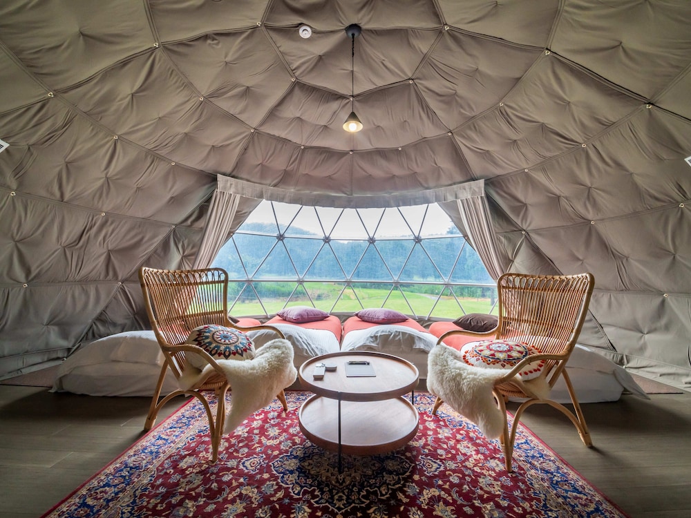 シングルドーム　4ベッド【チェックイン14:00 /チェックアウト10:00】 客室2 | GLAMPROOK 飯綱高原