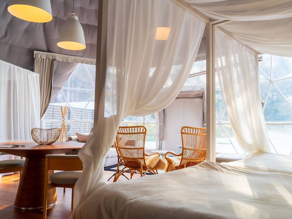 エグゼクティブスイート　シングルドーム10ｍ 客室8 | GLAMPROOK 飯綱高原