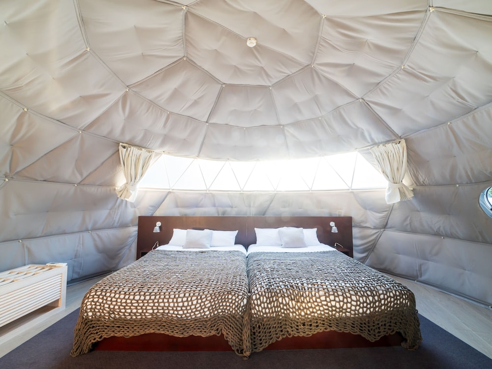 エグゼクティブスイート　トリプルドーム 客室7 | GLAMPROOK 飯綱高原