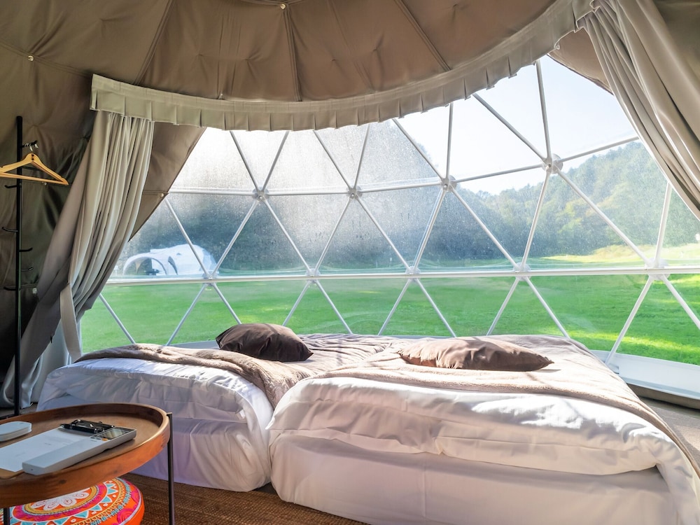 シングルドーム 2ベッド 禁煙 客室3 | GLAMPROOK 飯綱高原