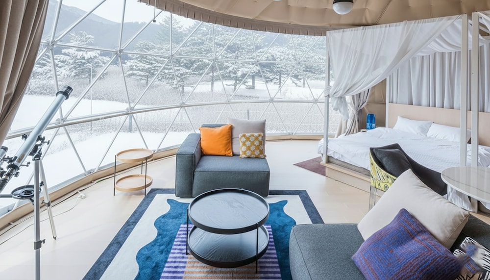 エグゼクティブスイート　シングルドーム8m 客室10 | GLAMPROOK 飯綱高原