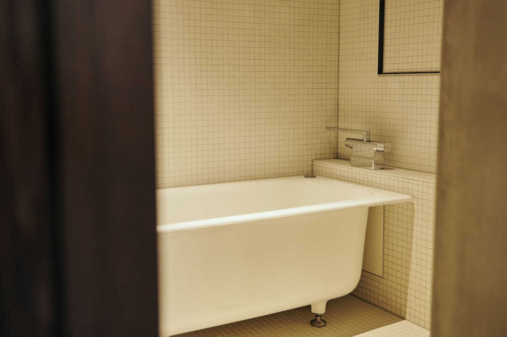 スーペリア ルーム クイーンベッド 2 台 バスルーム0 | HOTEL 香林居