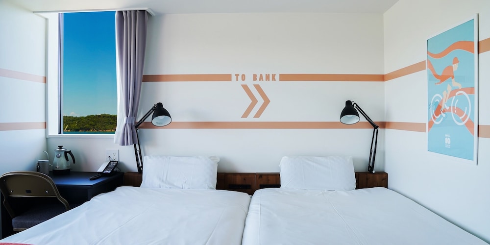スーペリア ツインルーム バルコニー オーシャンビュー 客室2 | KEIRIN HOTEL 10 by 温故知新
