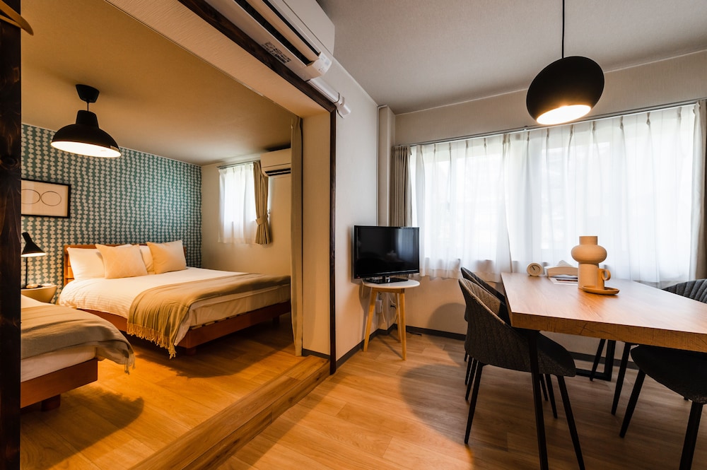 セミダブルツイン (キッチン/シャワー/トイレ付)エレベーターなし 207室 禁煙 客室2 | HALE HOTEL