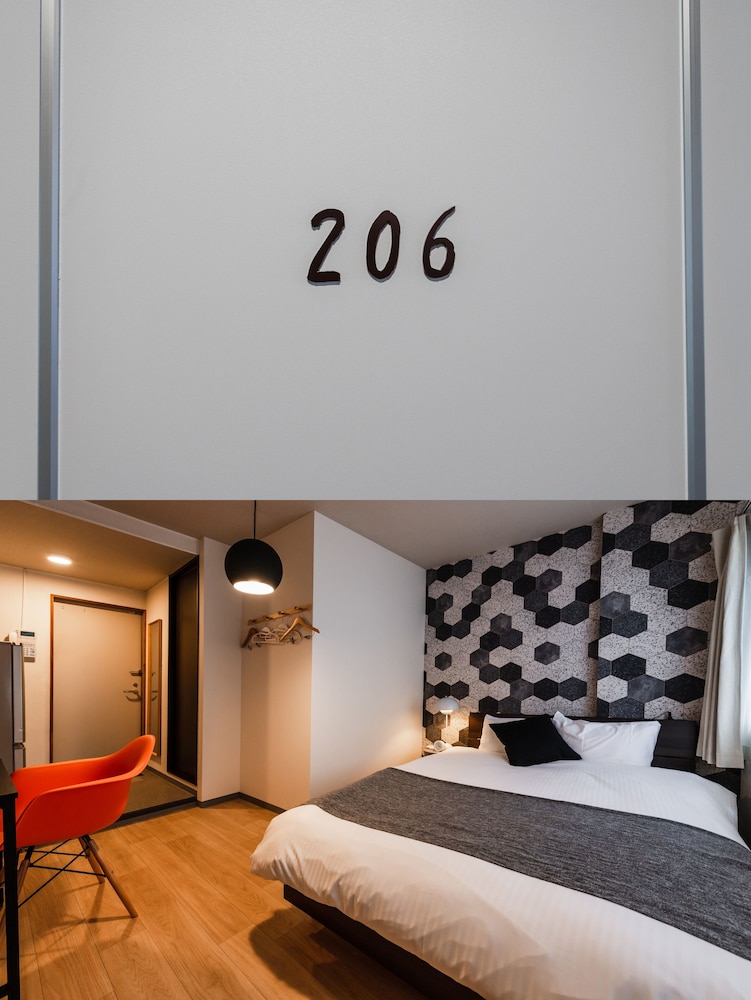 ダブルルーム (シャワー/トイレ付) エレベーターなし 2-3階 禁煙 客室21 | HALE HOTEL