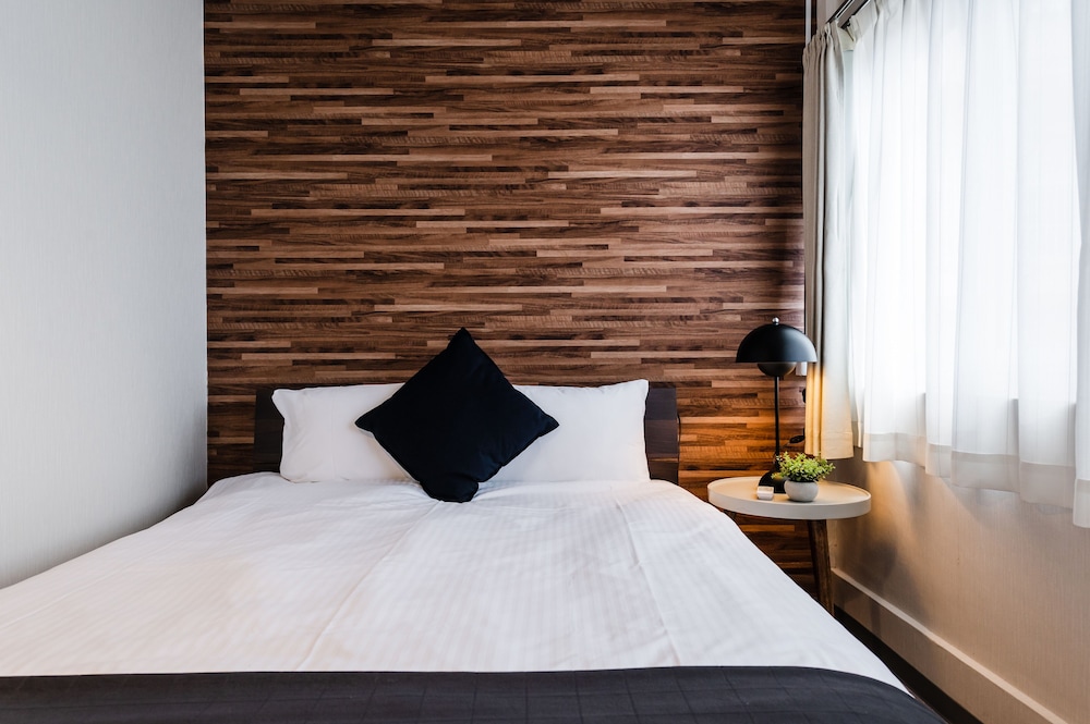 ダブルルーム (シャワー/トイレ付) エレベーターなし 2-3階 禁煙 客室5 | HALE HOTEL