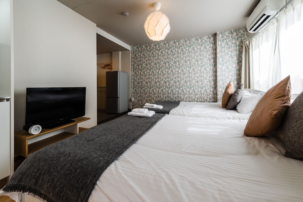 ツインルーム (キッチン/シャワー/トイレ付) エレベーターなし 205室 禁煙 客室2 | HALE HOTEL