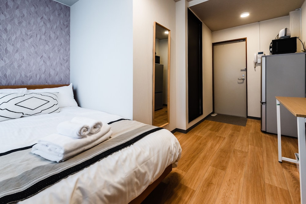 ダブルルーム (シャワー/トイレ付) エレベーターなし 2-3階 禁煙 客室3 | HALE HOTEL