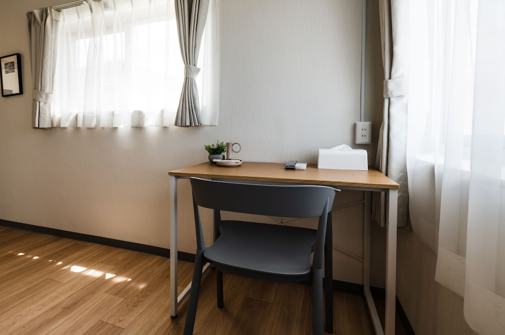 ダブルルーム (シャワー/トイレ付) エレベーターなし 405室 禁煙 客室2 | HALE HOTEL