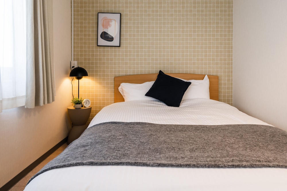 ダブルルーム (シャワー/トイレ付) エレベーターなし 2-3階 禁煙 客室9 | HALE HOTEL